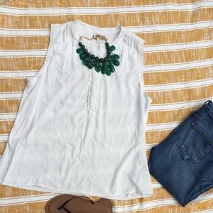 NWT Ladies Sleeveless Blouse